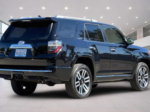 Used 2023 Toyota 4Runner Limited AWD/4WD image 4