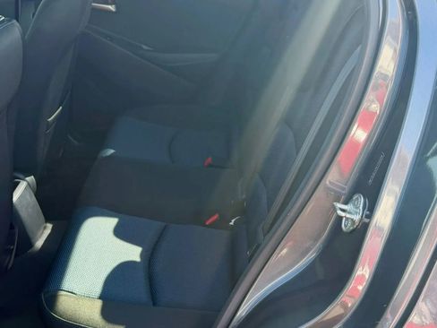 Used 2019 Toyota Yaris LE image 9