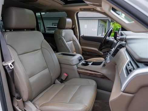 Used 2020 GMC Yukon XL SLT w/ Premium Edition AWD/4WD image 22