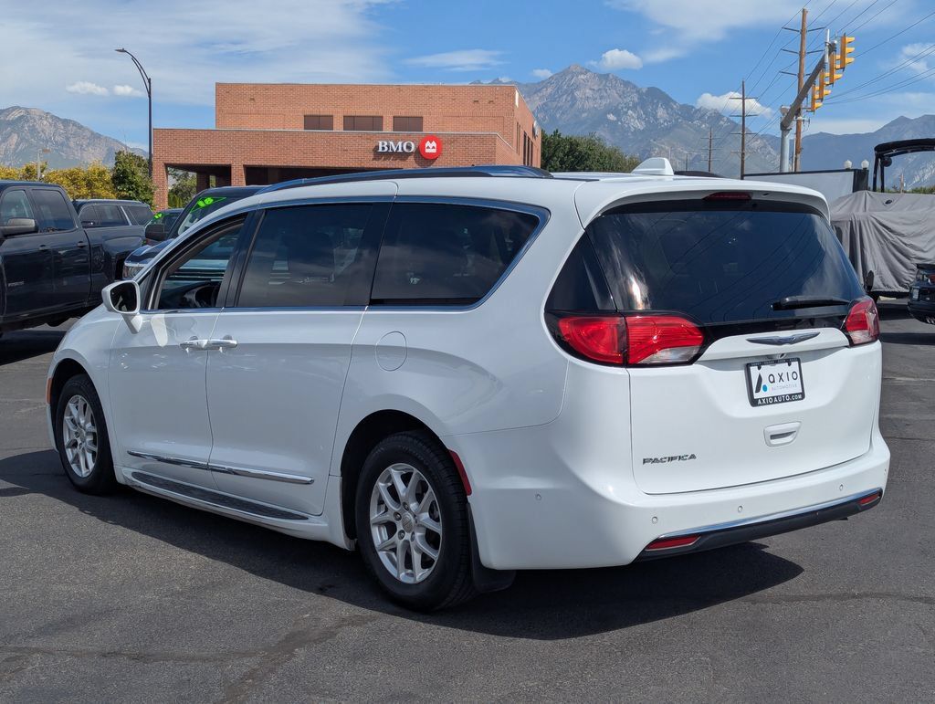 Used 2020 Chrysler Pacifica Touring-L w/ Advanced Safetytec Group FWD image 7