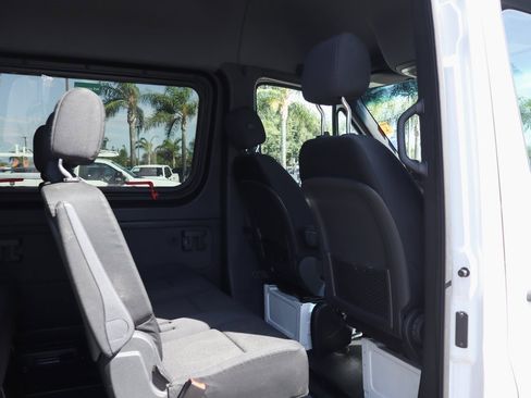Used 2019 Mercedes-Benz Sprinter 2500 image 12