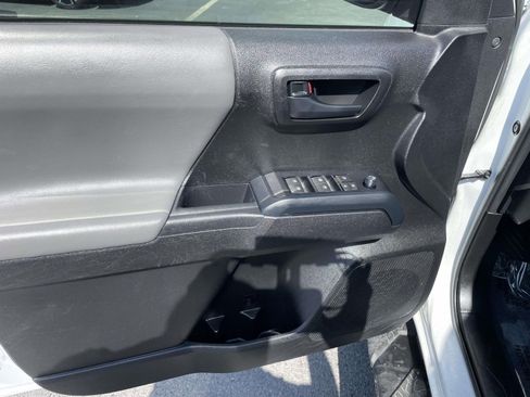 Used 2021 Toyota Tacoma SR w/ SR Convenience Package image 21