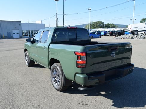 Used 2025 Nissan Frontier SV AWD/4WD image 8