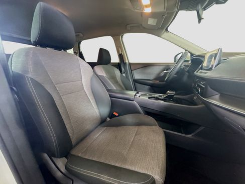 Used 2023 Nissan Rogue SV image 29