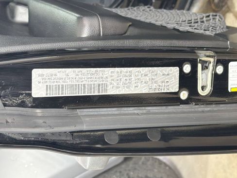 Used 2018 Jeep Wrangler Sport AWD/4WD image 32