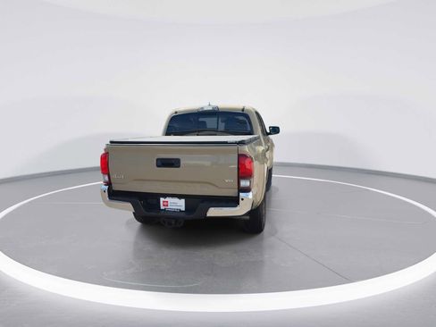 Certified 2019 Toyota Tacoma SR5 AWD/4WD image 7