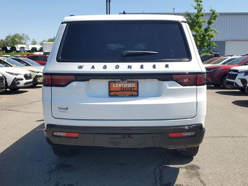 Certified 2025 Jeep Wagoneer Series II w/ Premium Group I AWD/4WD image 7