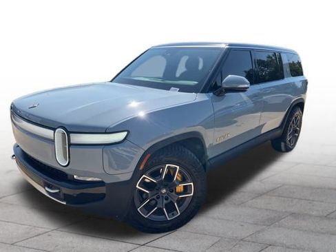 Used 2024 Rivian R1S Launch Edition image 3