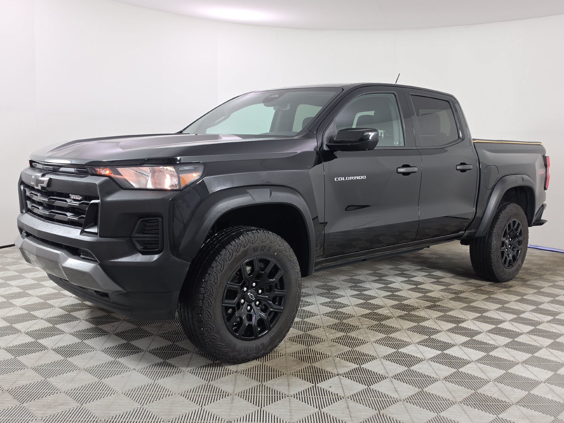Used 2024 Chevrolet Colorado Trail Boss AWD/4WD image 3