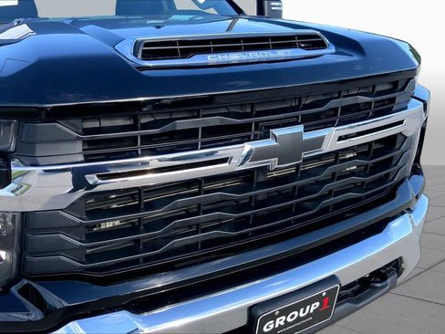 Used 2025 Chevrolet Silverado 2500 LT w/ Convenience Package RWD image 25
