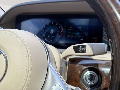 Used 2018 Mercedes-Benz S 560 4MATIC Sedan w/ Premium Package image 23