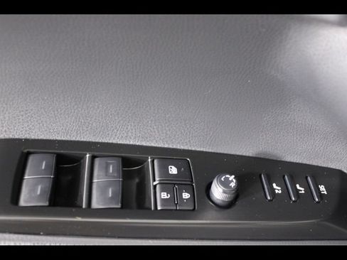 Used 2025 Toyota Camry XLE w/ Premium Plus Package AWD/4WD image 18