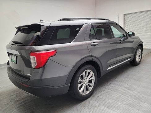 Used 2020 Ford Explorer XLT w/ Equipment Group 202A RWD image 9