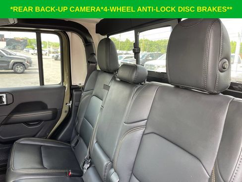 Used 2025 Jeep Gladiator Sport AWD/4WD image 11
