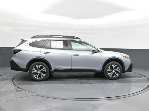 Used 2022 Subaru Outback Limited image 5