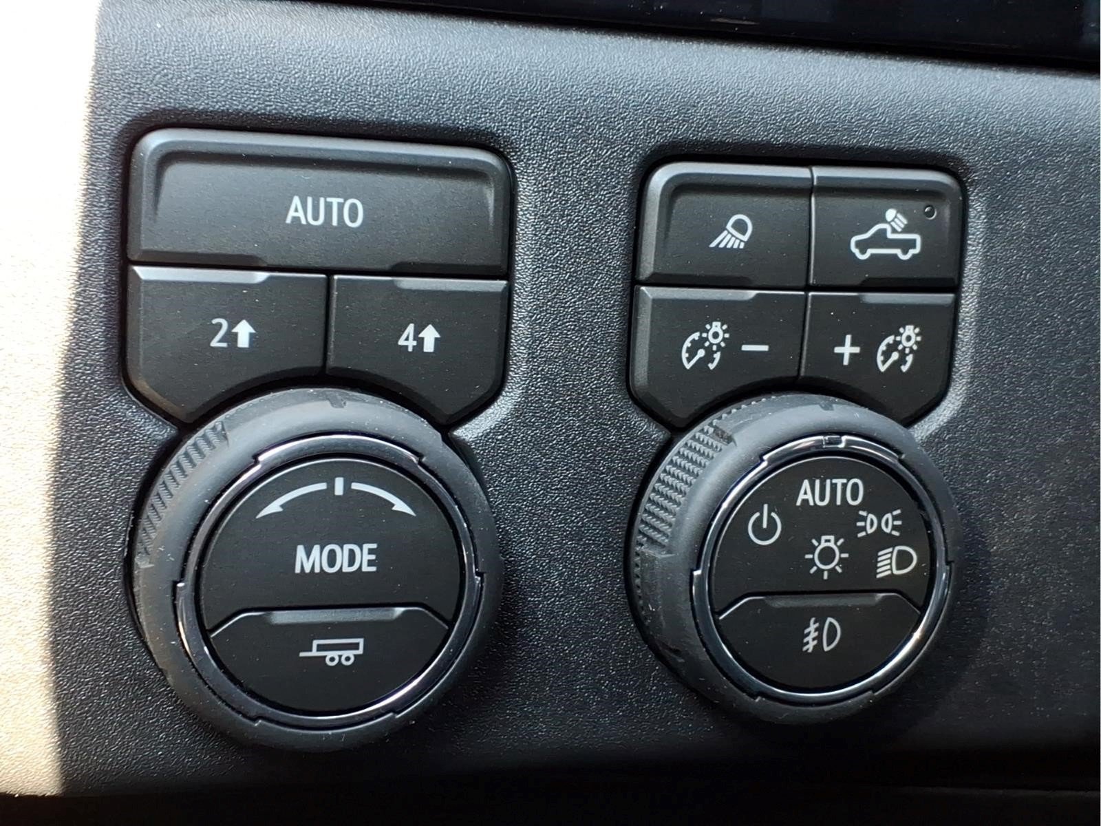 Used 2026 Chevrolet Silverado 1500 RST w/ Redline Edition AWD/4WD image 19