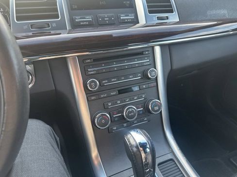 Used 2011 Lincoln MKS image 31