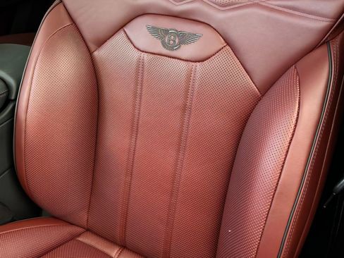 Used 2025 Bentley Bentayga AWD/4WD image 6