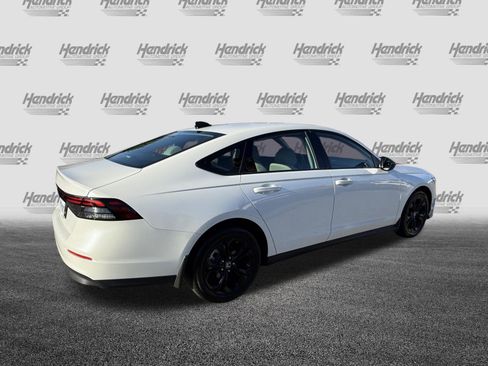 Used 2025 Honda Accord SE image 10
