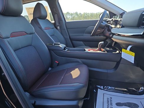 New 2026 Nissan Kicks SR image 13