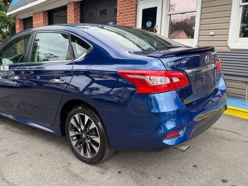 Used 2019 Nissan Sentra SR FWD image 3