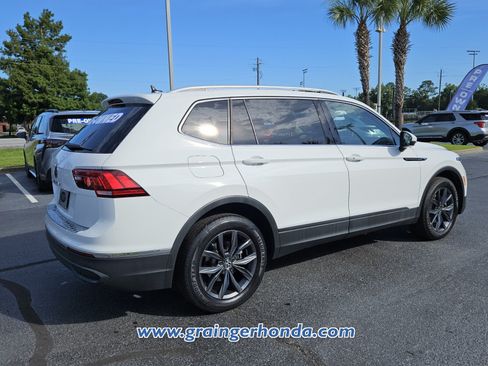 Used 2022 Volkswagen Tiguan SE FWD image 5