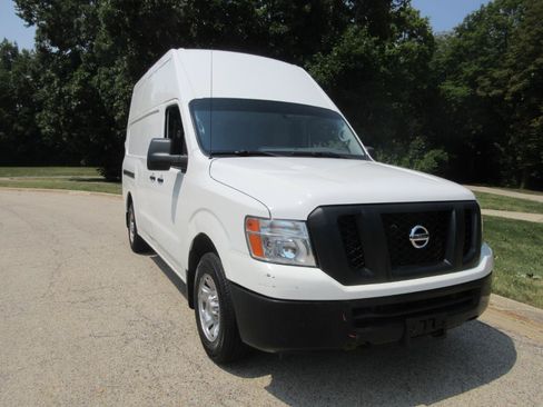 Used 2020 Nissan NV 2500 SV RWD image 15