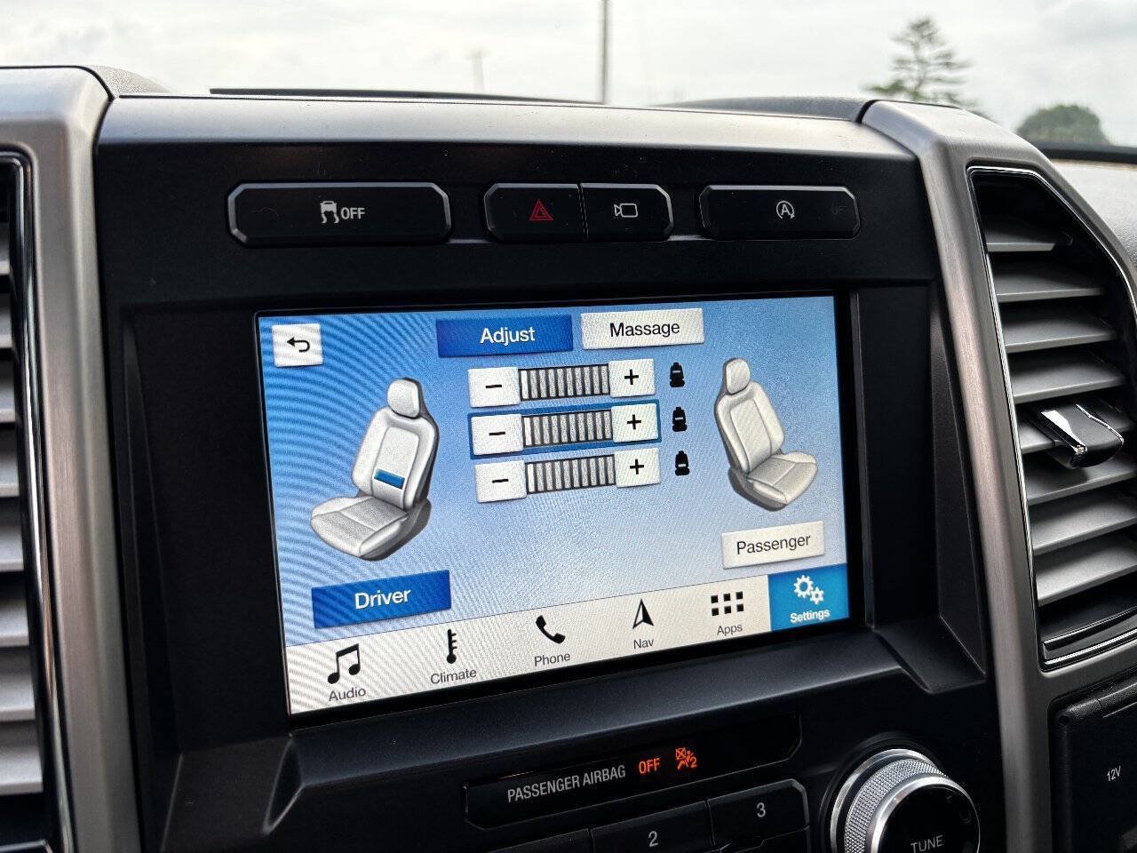 Used 2018 Ford F150 Platinum w/ Equipment Group 701A Luxury AWD/4WD image 28