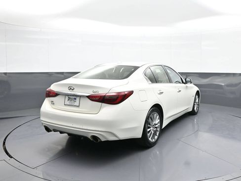 Used 2019 INFINITI Q50 Luxe w/ Essential Package (3.0T Luxe) AWD/4WD image 6