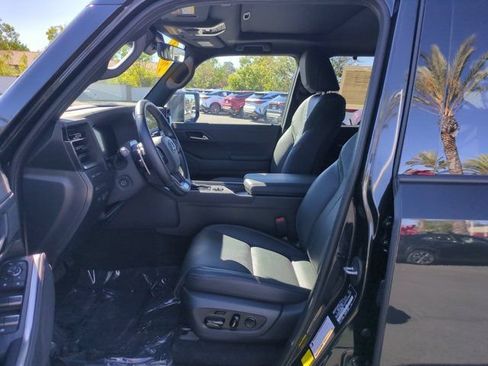 Used 2024 Lexus GX 550 AWD/4WD image 11