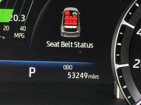 Used 2021 Toyota Highlander XLE AWD/4WD image 16