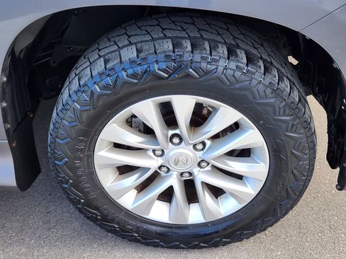 Used 2015 Lexus GX 460 image 18