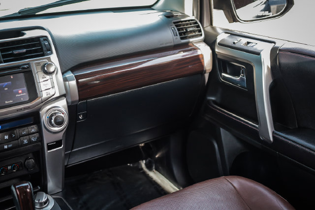 Used 2018 Toyota 4Runner Limited AWD/4WD image 27