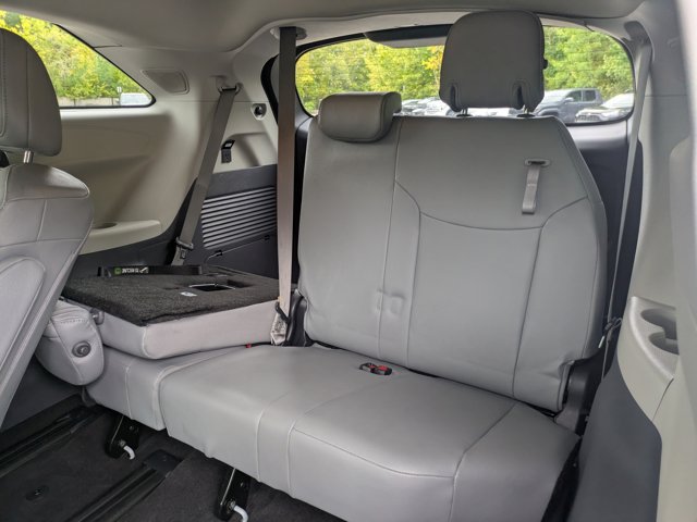 Used 2024 Toyota Sienna XLE w/ XLE Plus Package AWD/4WD image 18