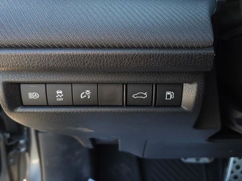 Used 2025 Toyota Camry SE image 17