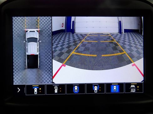 Used 2023 GMC Sierra 2500 AT4 w/ AT4 Preferred Package image 14