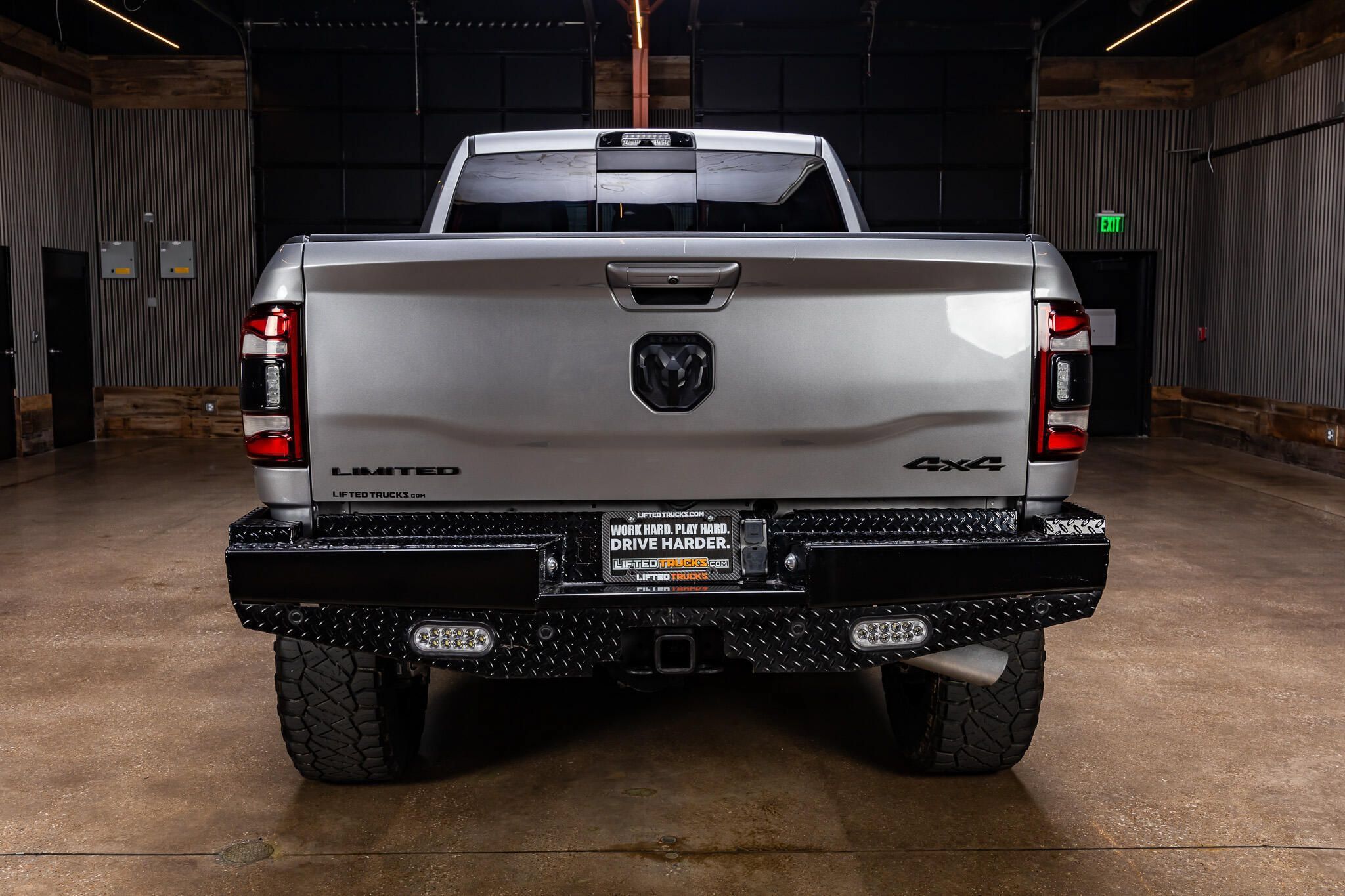 Used 2023 RAM 2500 Limited w/ Night Edition AWD/4WD image 7