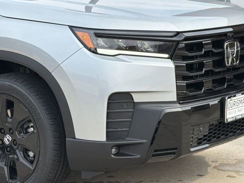 New 2026 Honda Pilot Black Edition image 4