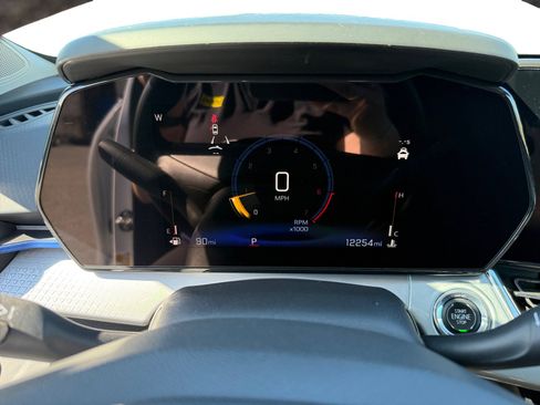 Used 2025 Chevrolet Trax LT w/ Driver Confidence Package image 11