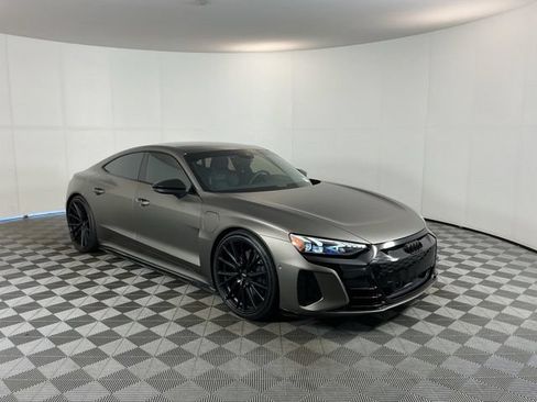 Used 2022 Audi e-tron GT Prestige AWD/4WD image 3