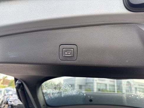 Used 2023 Buick Encore GX Select w/ Sport Touring Package FWD image 21