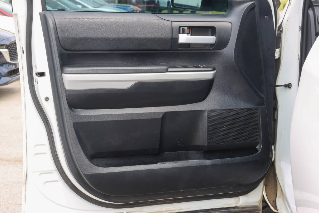 Used 2019 Toyota Tundra SR5 w/ SR5 Upgrade Package AWD/4WD image 13