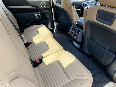 New 2025 Land Rover Discovery Dynamic SE AWD/4WD image 13