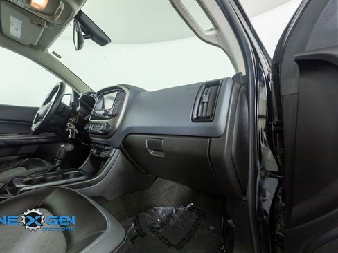 Used 2017 Chevrolet Colorado Z71 AWD/4WD image 38