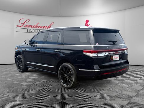 Used 2023 Lincoln Navigator Reserve AWD/4WD image 3