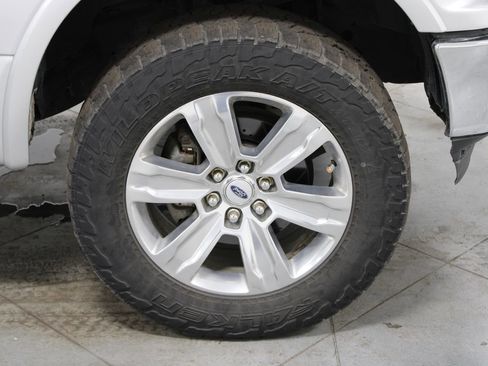 Used 2018 Ford F150 Lariat image 13