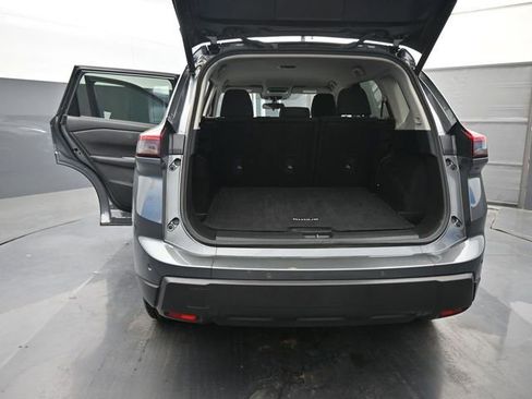 Used 2025 Nissan Rogue SV FWD image 8
