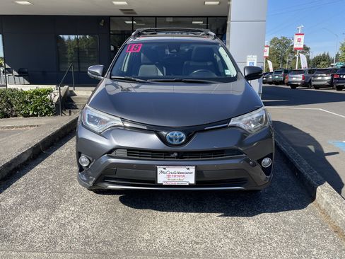 Used 2018 Toyota RAV4 Limited w/ Advanced Technology Package AWD/4WD image 2