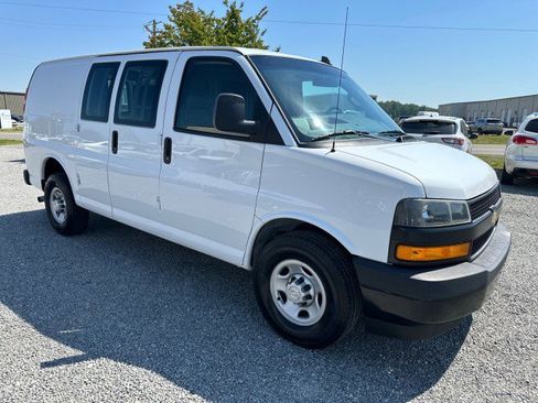 Used 2019 Chevrolet Express 2500 w/ Driver Convenience Package RWD image 5