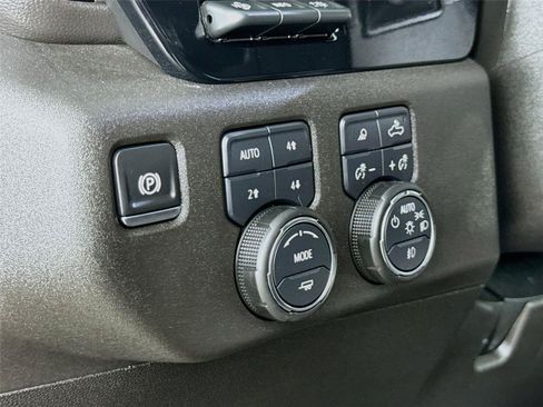 Used 2025 Chevrolet Silverado 2500 ZR2 w/ Technology Package AWD/4WD image 12